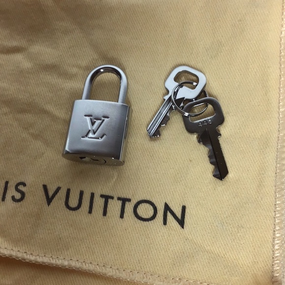 Going Live today at 6:30 EST Get up to 5 items in the tray๐ฐ๐ต๐ธ๐๐๐ - Picture 8 of 8